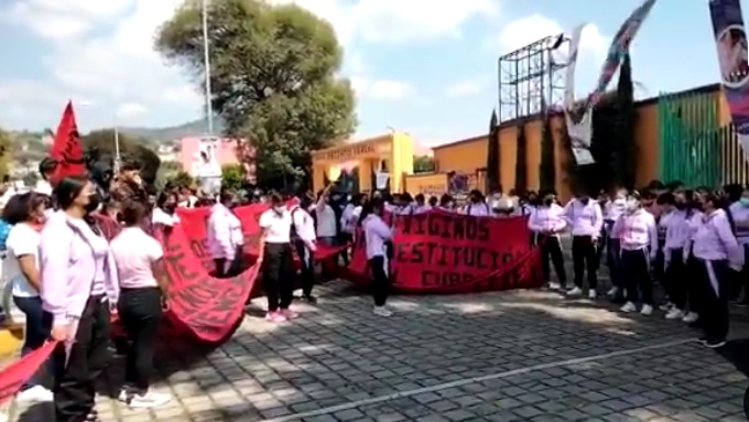 Y vuelve la burra al trigo y a fuerza su voluntad 