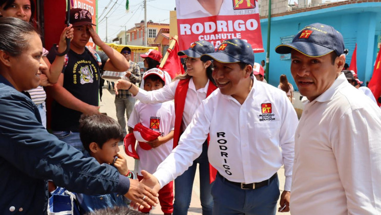 Se compromete Cuahutle Salazar a elevar salarios de trabajadores