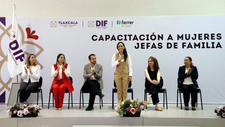 EN ALIANZA ESTRATÉGICA, SEDIF Y FERRER CAPACITAN E IMPULSAN A JEFAS DE FAMILIA