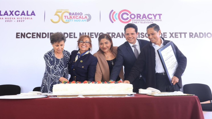 PUSO EN MARCHA GOBERNADORA LORENA CUÉLLAR NUEVO TRANSMISOR DE RADIO TLAXCALA