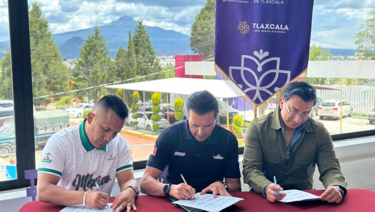 FIRMAN TLAXCALA Y OAXACA CONVENIO DE COLABORACION DE PARA NATACIÓN DE PARA NACIONALES CONADE 2024